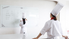 20多岁的女孩可以学什么技术?