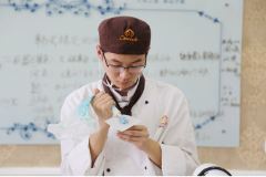 武汉烘焙学校哪个最好,来看看欧米奇就知道了