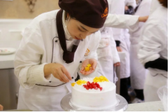 到武汉欧米奇学西点,让你做美丽的西点师